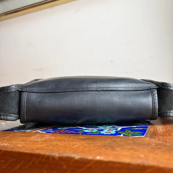 *RARE* Coach Sling Bag #9710 Black Leather NYC Vintage 1985 Turnlock Flap Bag - Picture 7 of 16